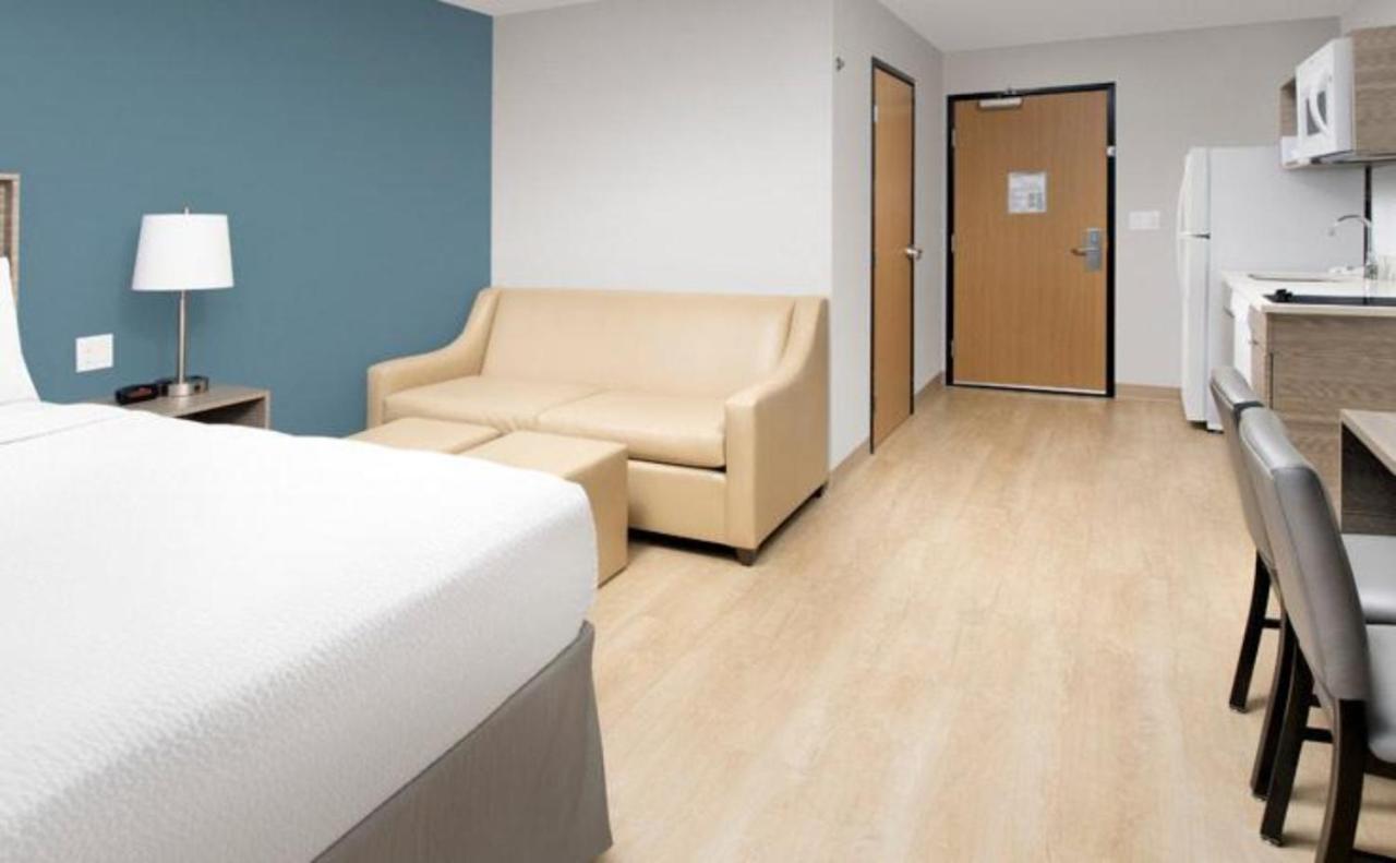 Standard King Room - Non-Smoking