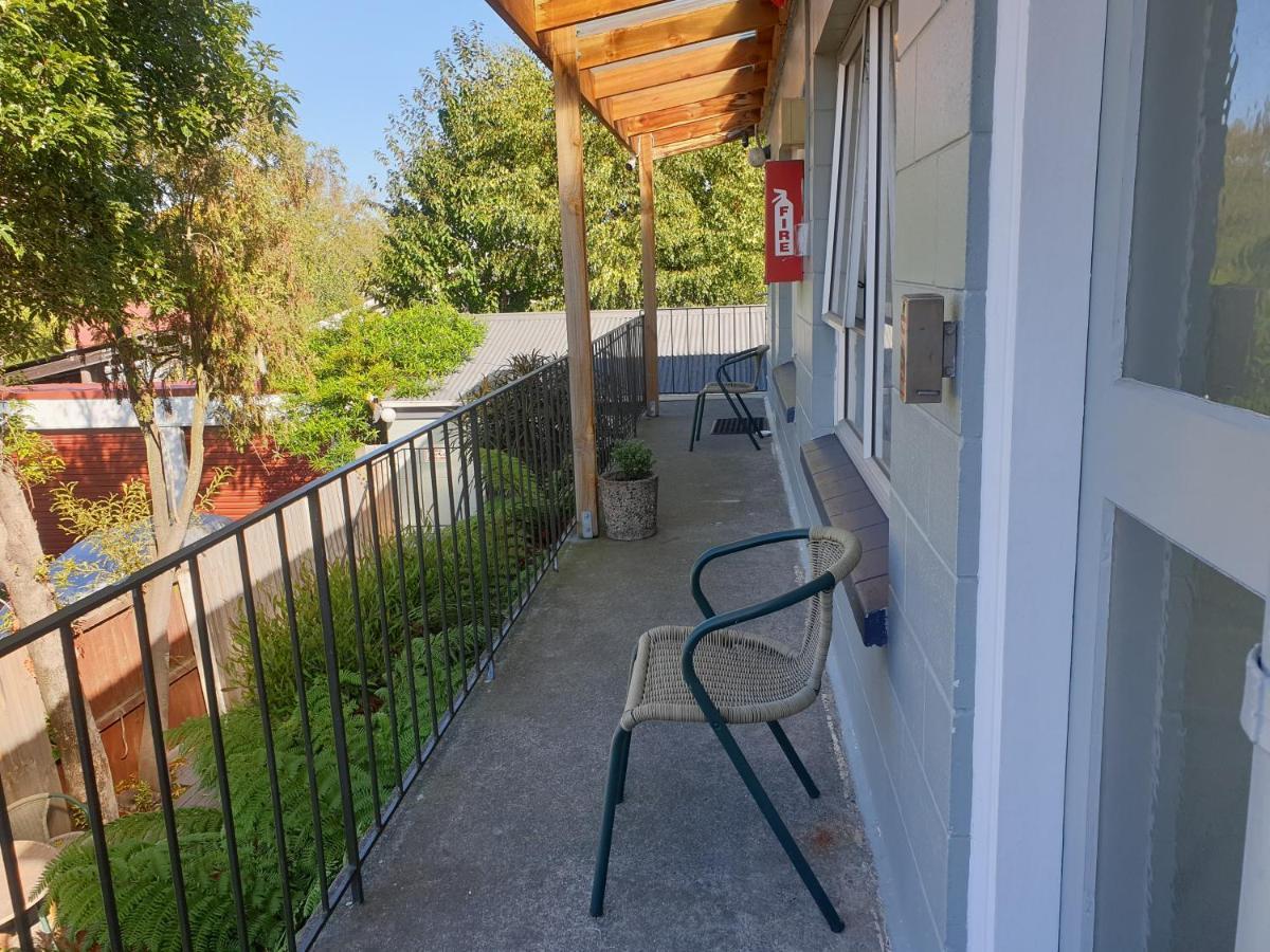 One-Bedroom Apartment,1138324519:JPEG