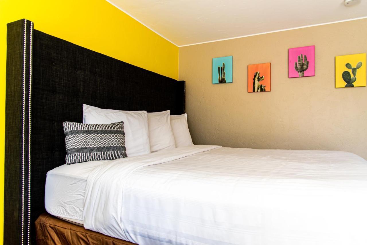 Deluxe King Suite