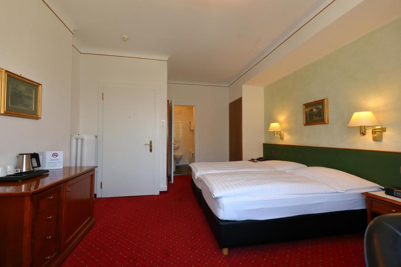 Double or Twin Room Lake View,699802552:JPEG