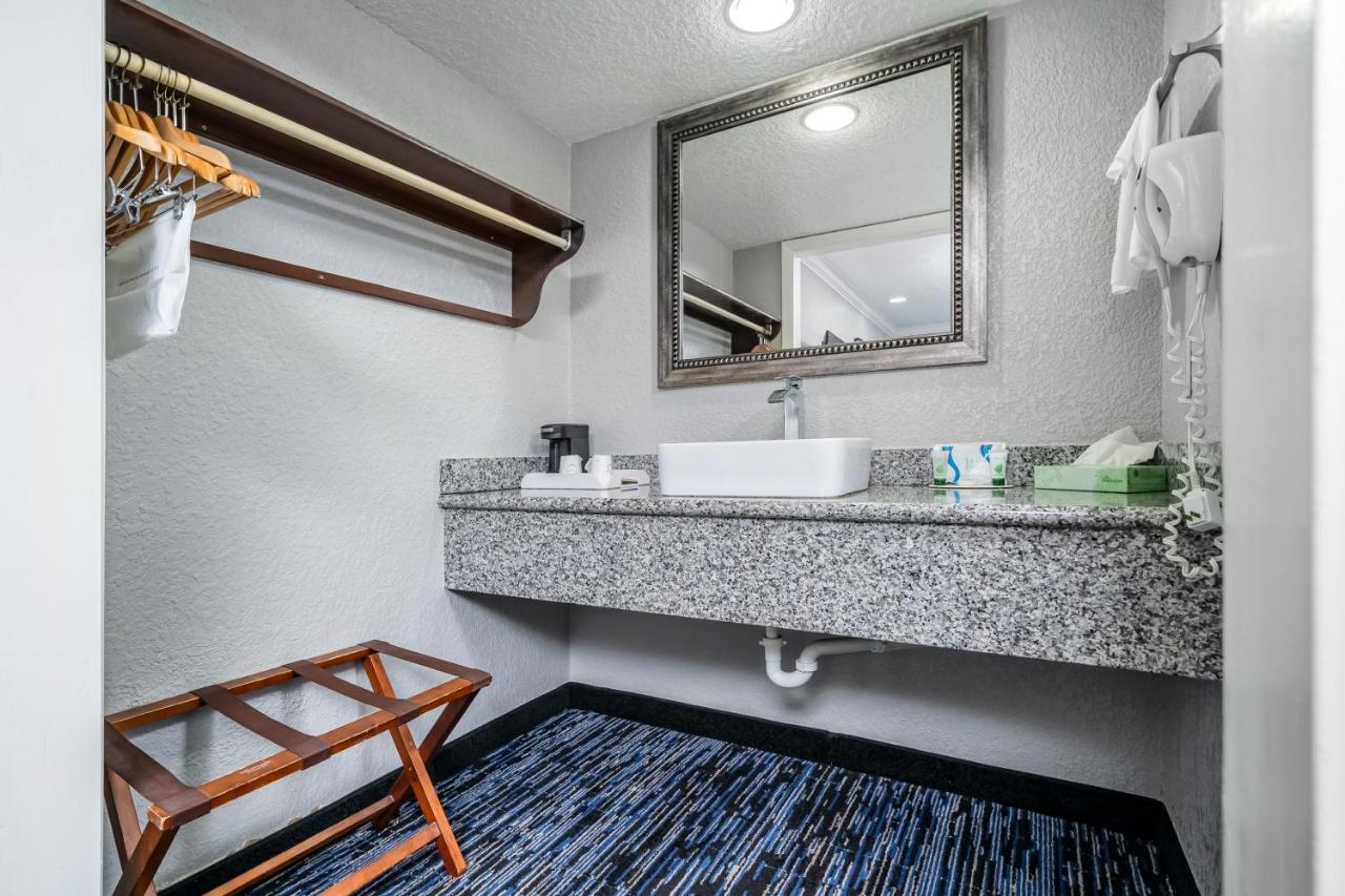 King Room Non-Smoking