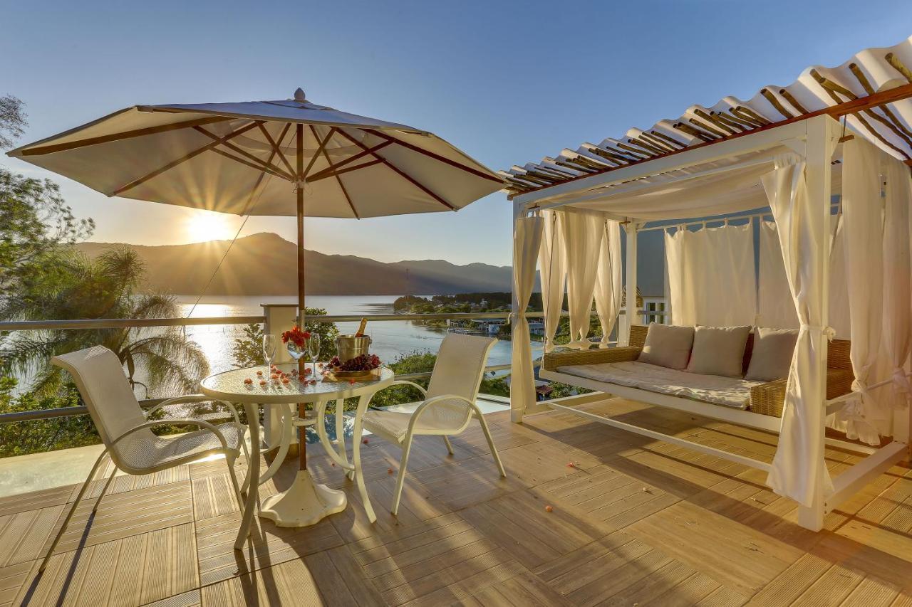 Suite with Lake View
