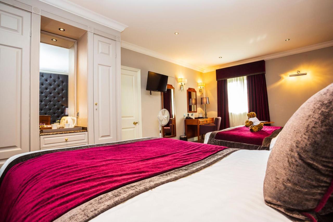 Superior Family Room (2 Adults + 2 Children)