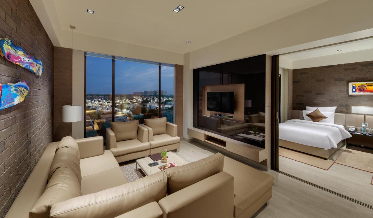 Executive Suite One Twin Bed Living Room Balcony City or Garden View Non-Smoking on Food & Beverages,1003121955:JPEG