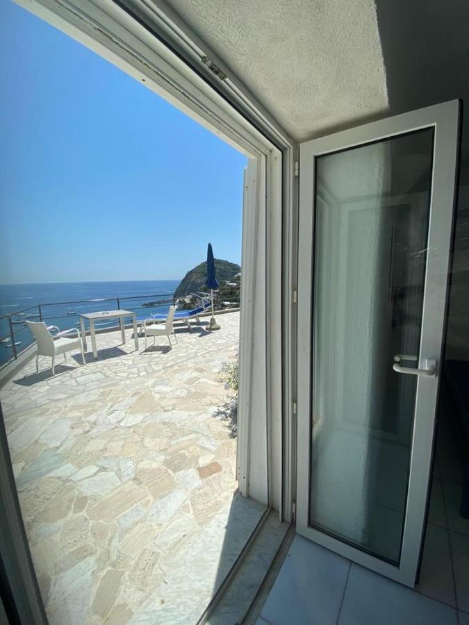 Deluxe Triple Room with Terrace and Sea View