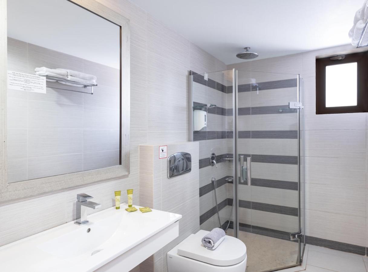 Superior Studio Private Pool & Sea View