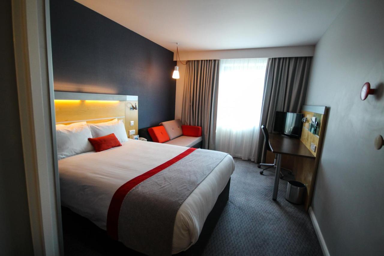Standard Double Room with Sofa Bed and Free Hot Breakfast