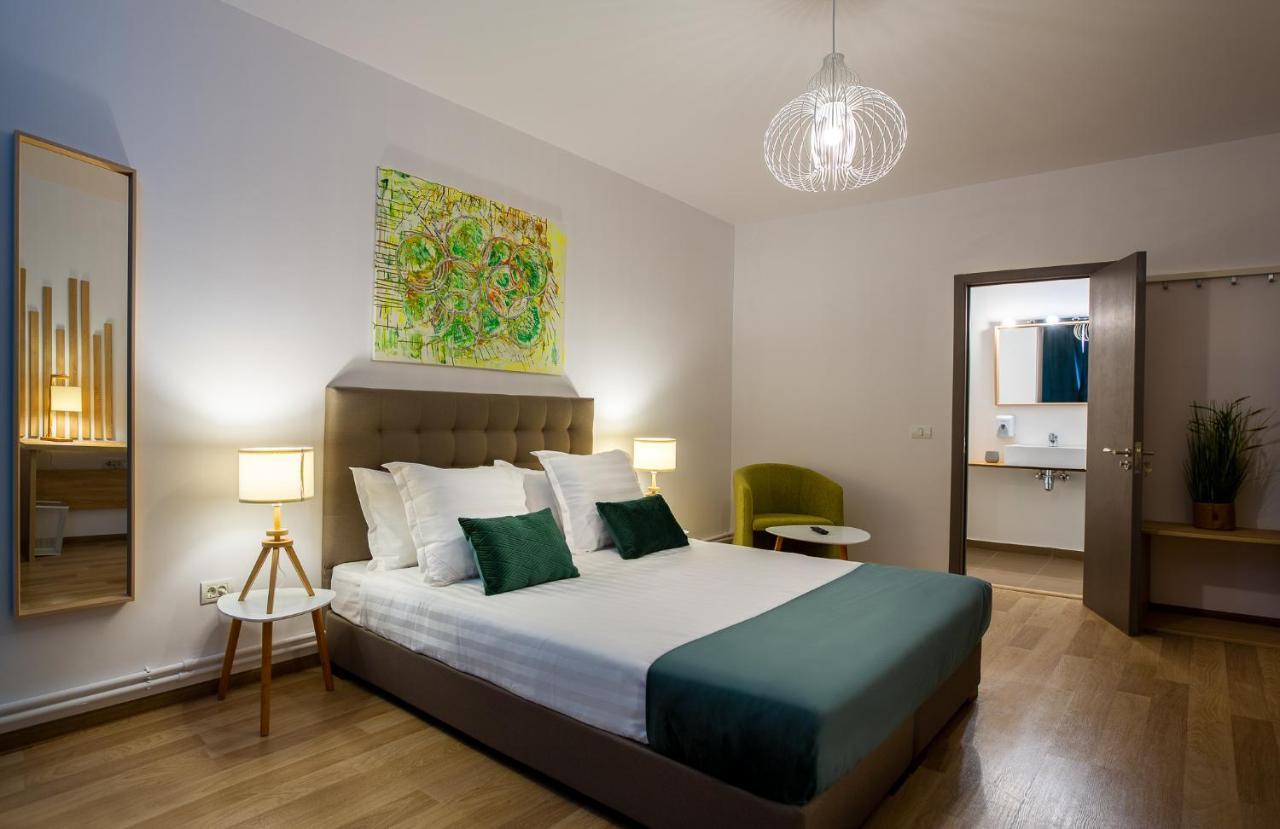 Double Room with Balcony,1005154000:JPEG