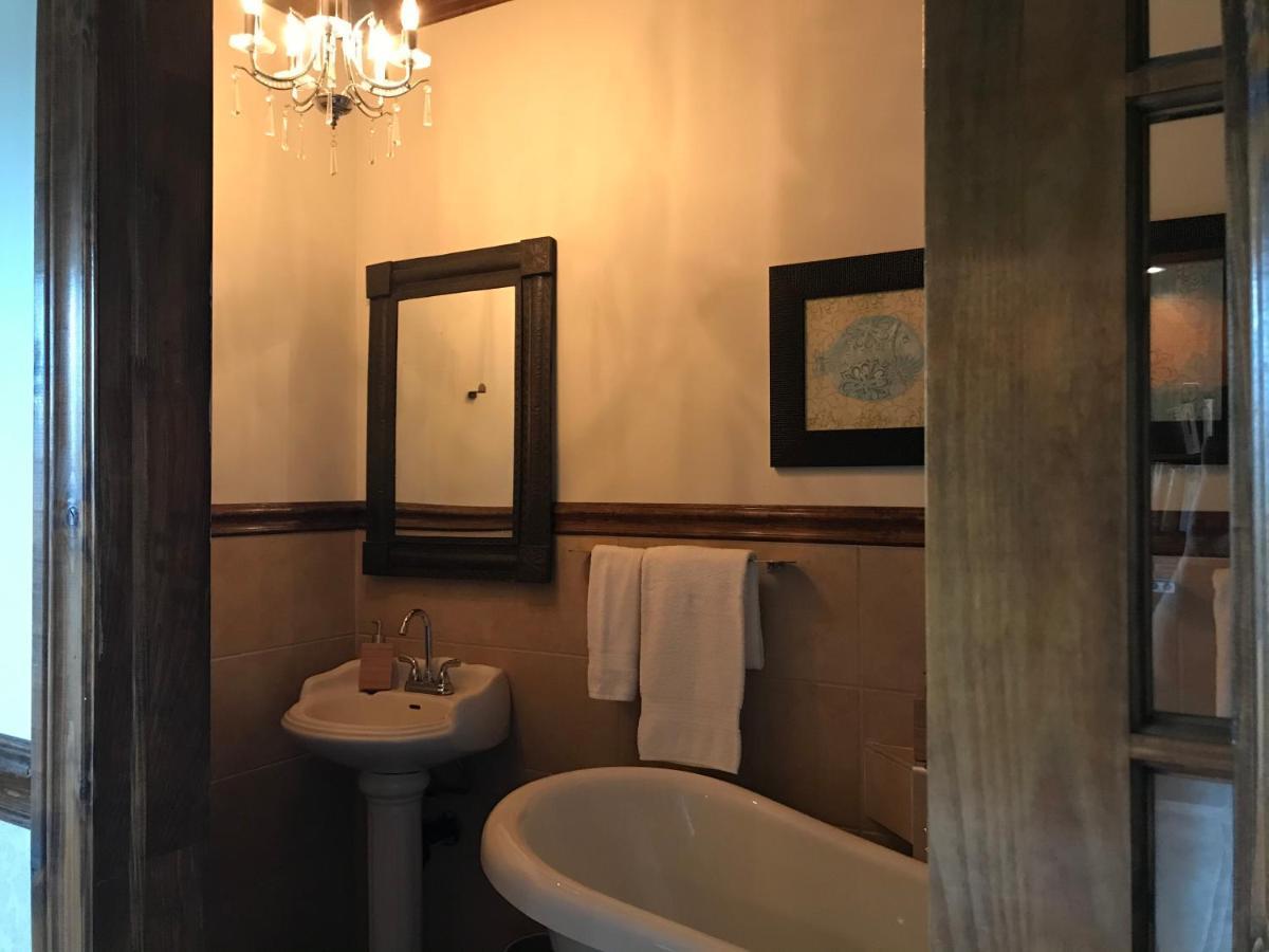 Queen Room with Claw-foot Bathtub