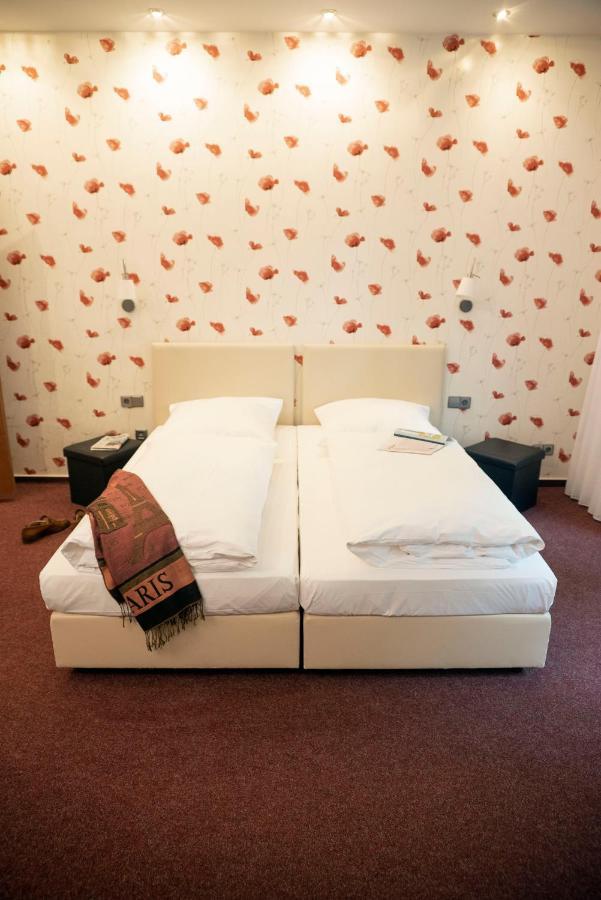 Doppelzimmer mit Balkon