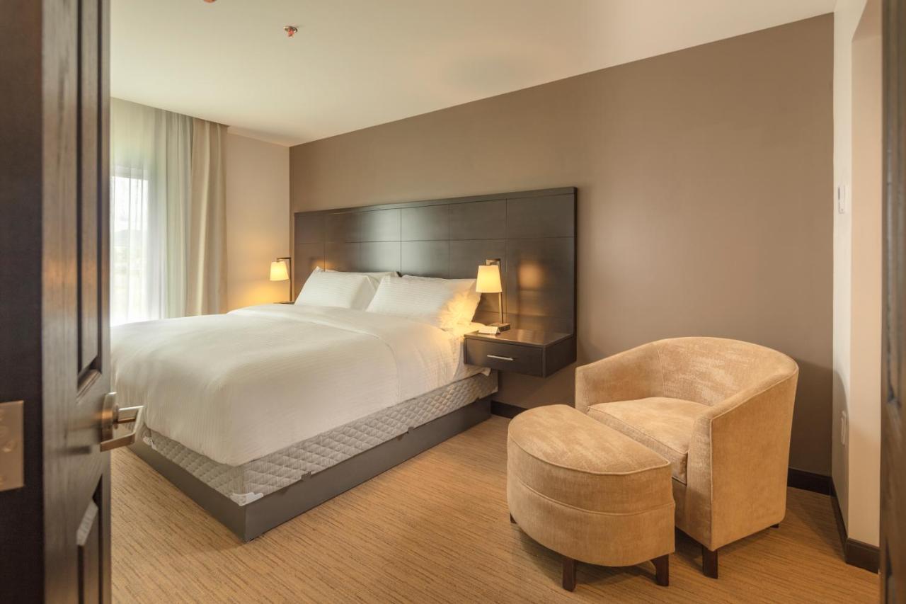 One-Bedroom Suite with Two Beds - Non-Smoking
