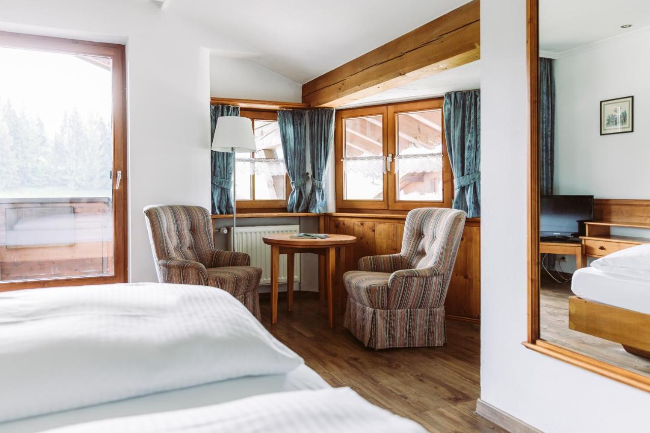 Doppelzimmer mit Balkon (2 Erwachsene + 1 Kind)