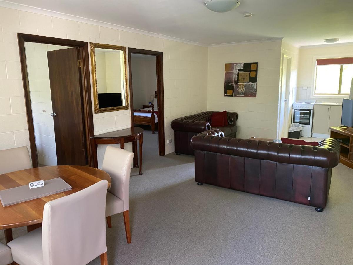 Two-Bedroom Apartment - 2 Queen Beds (2 Night Hot Rate)