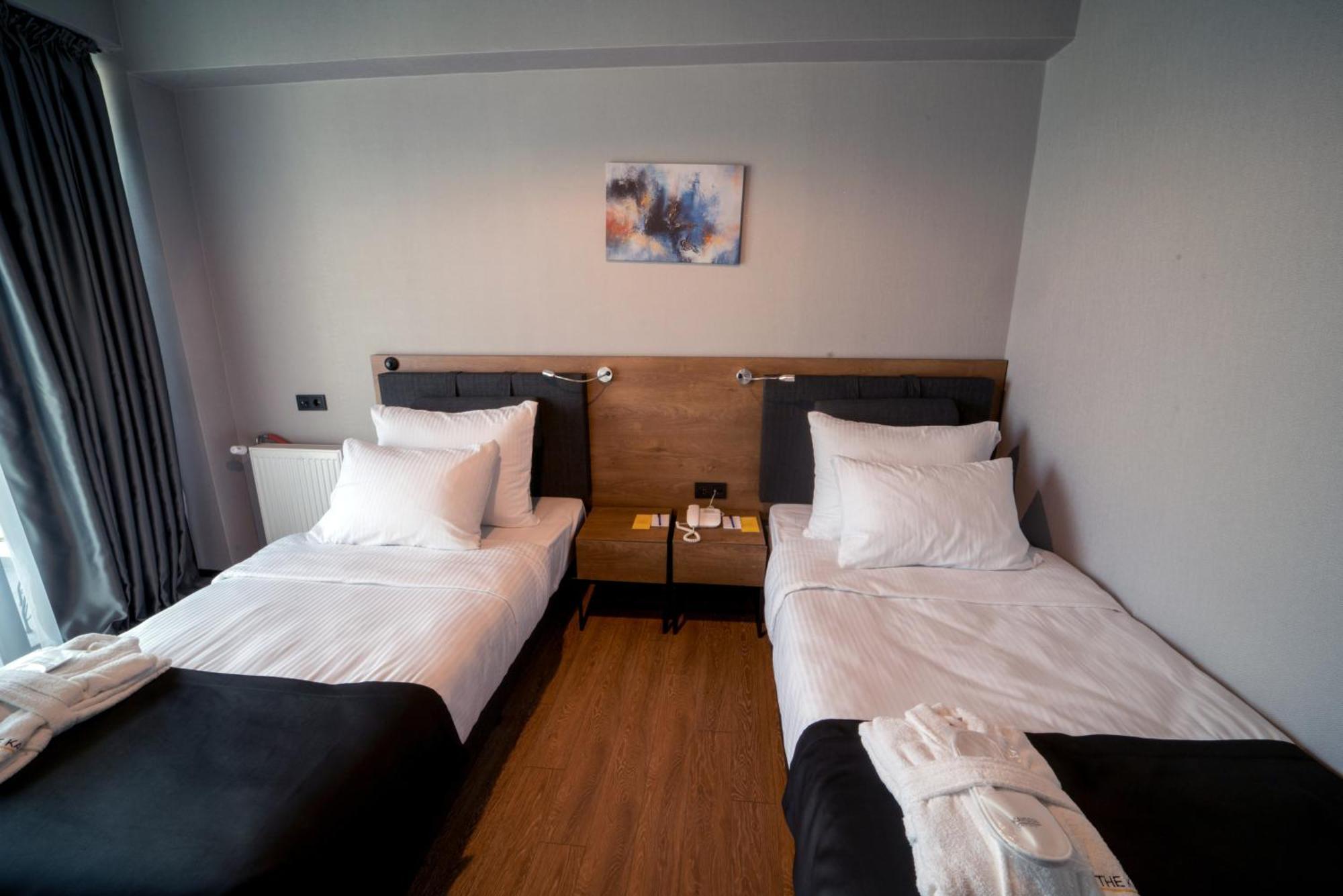 Deluxe Family Room with Mountain View - Ski Package
