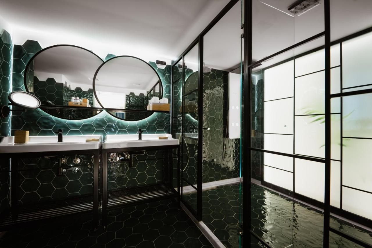 Suite with Garden View