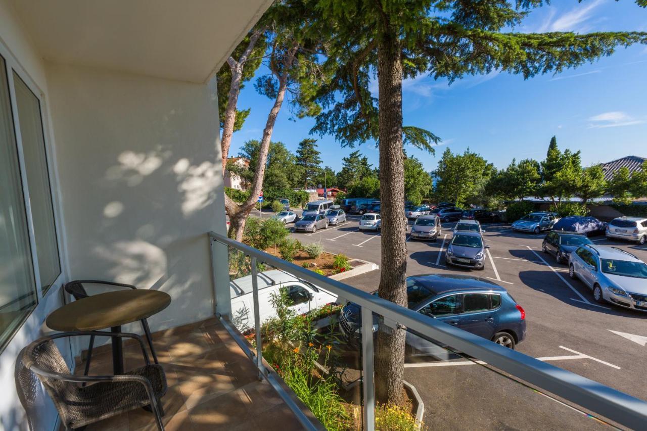 Superior Double Room with Balcony and Sea Side View