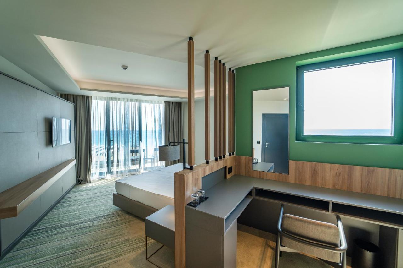 Suite with Sea View (2 Adults + 2 Children)