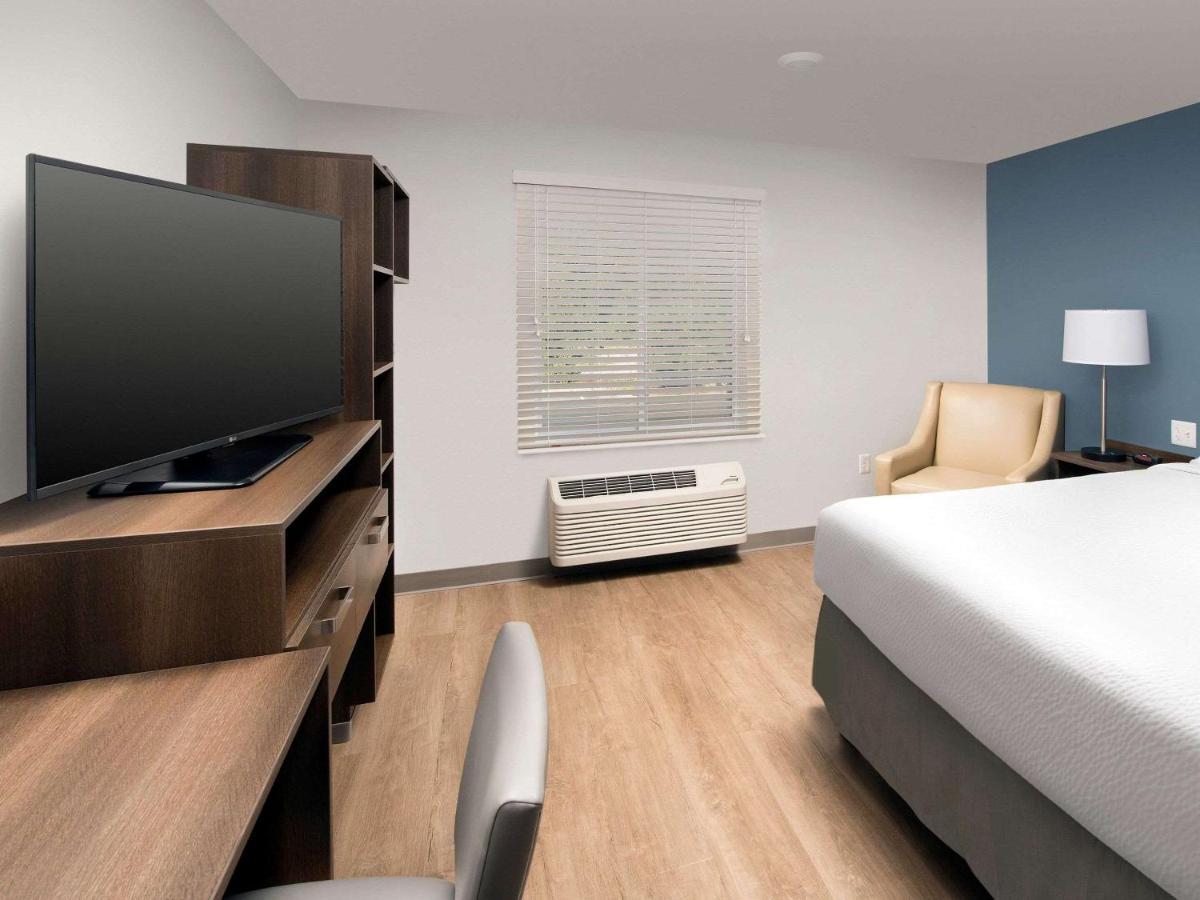 Queen Room - Accessible/Non-Smoking