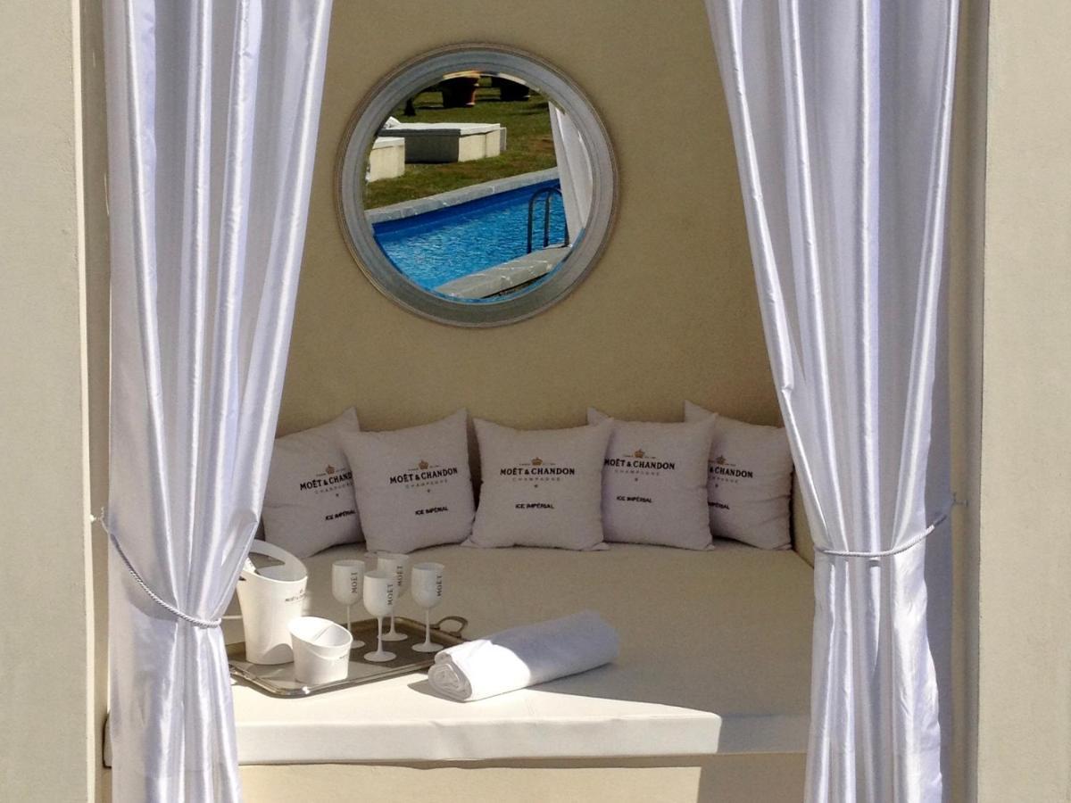 Master Suite with Cabana and Parking Included - 45 m²,1010854936:JPEG