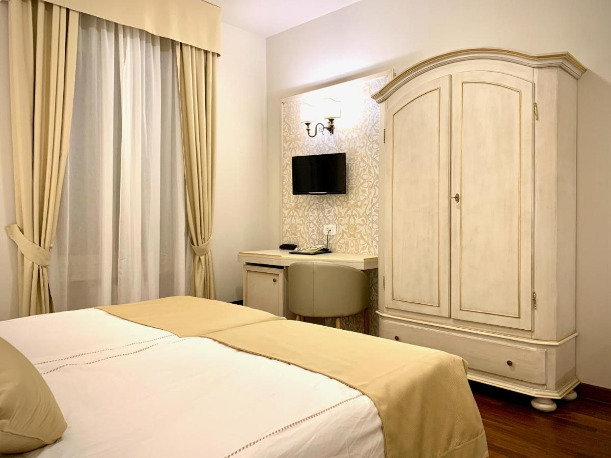 Double Room with Lake View