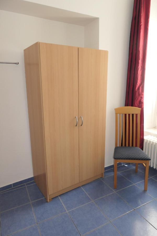 Single Room Shower