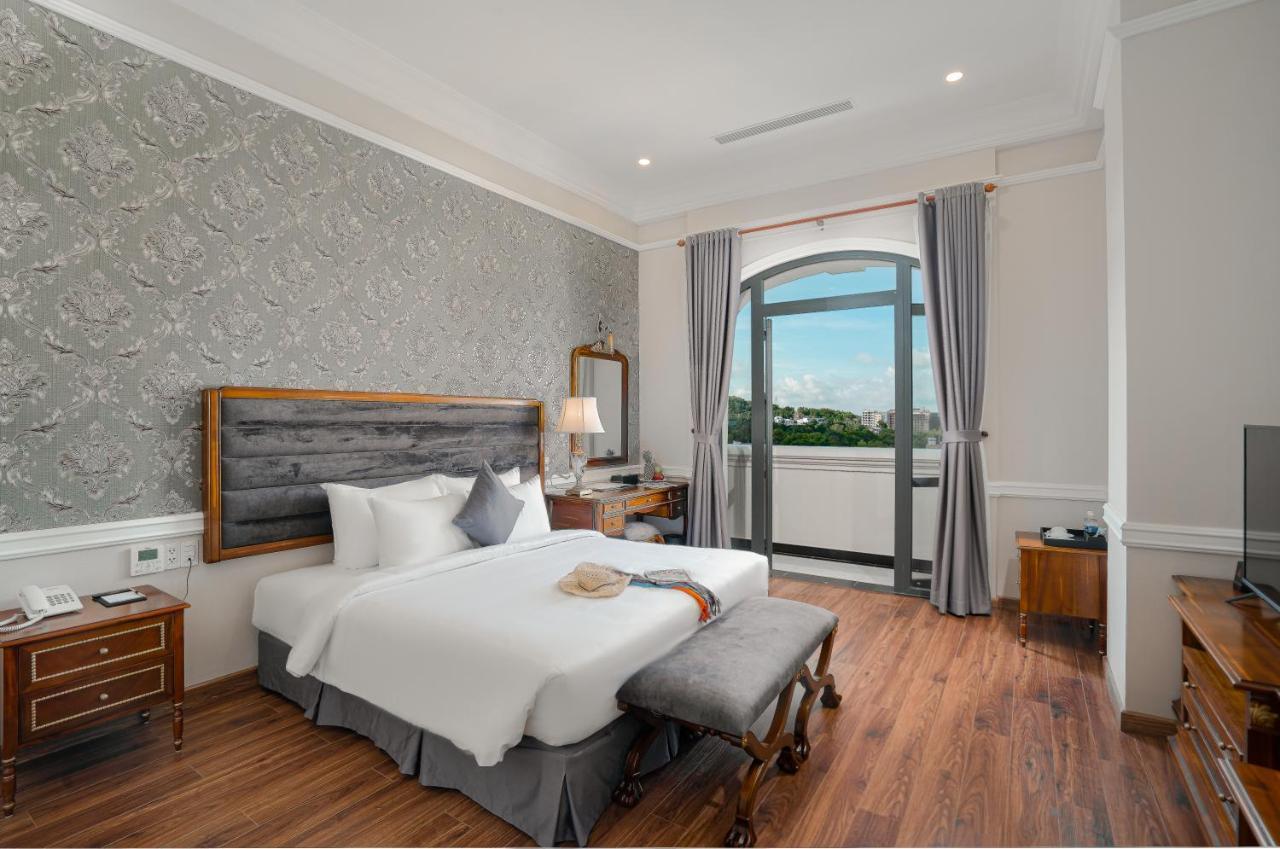 Executive Suite Sea View