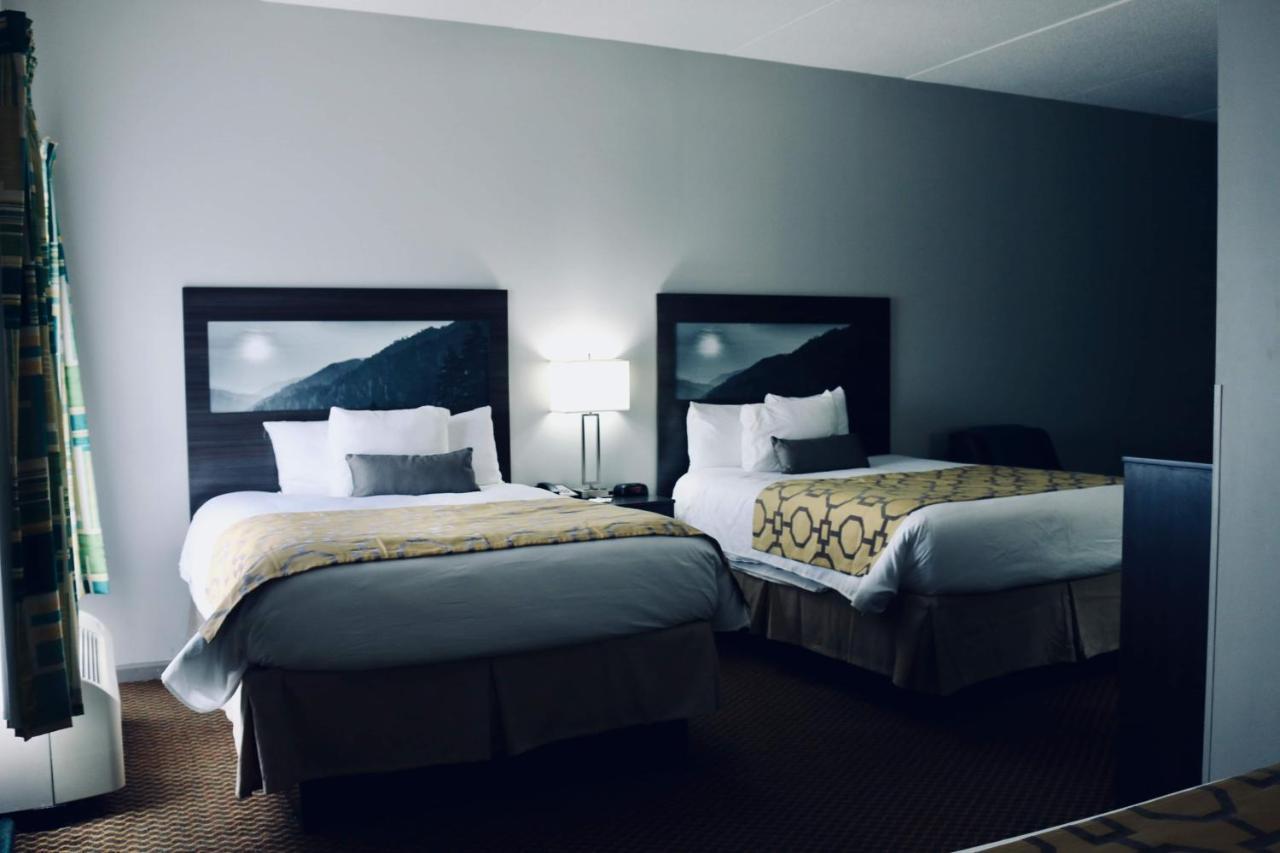 Queen Suite with Two Queen Beds - Accessible/Non-Smoking