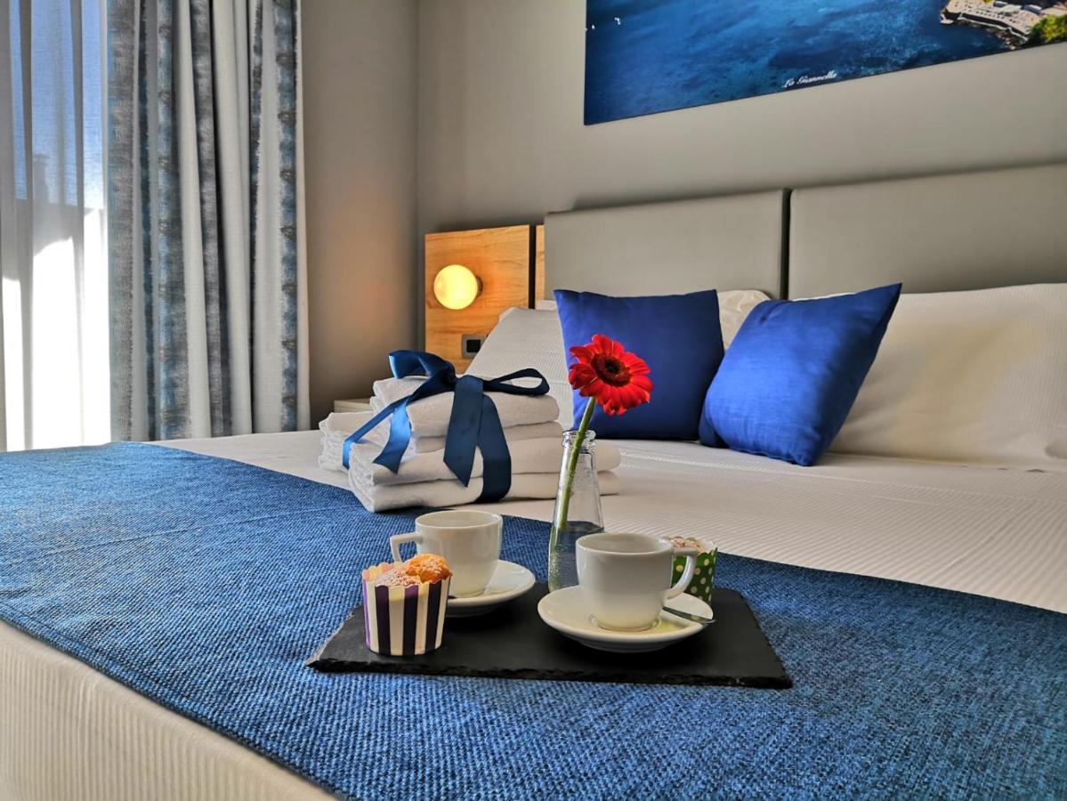 Superior Double Room with Partial Sea View