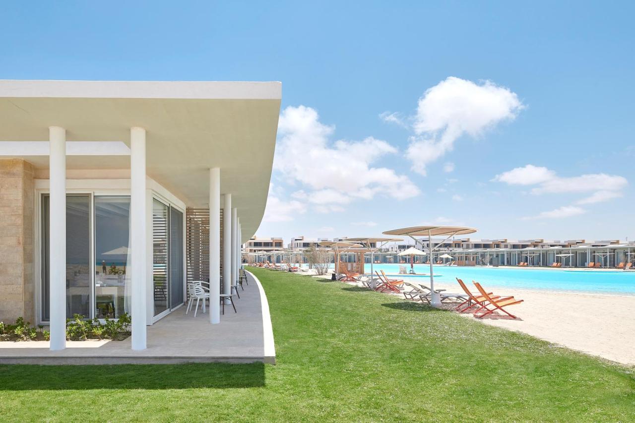 Cabana Twin Bed Lagoon View