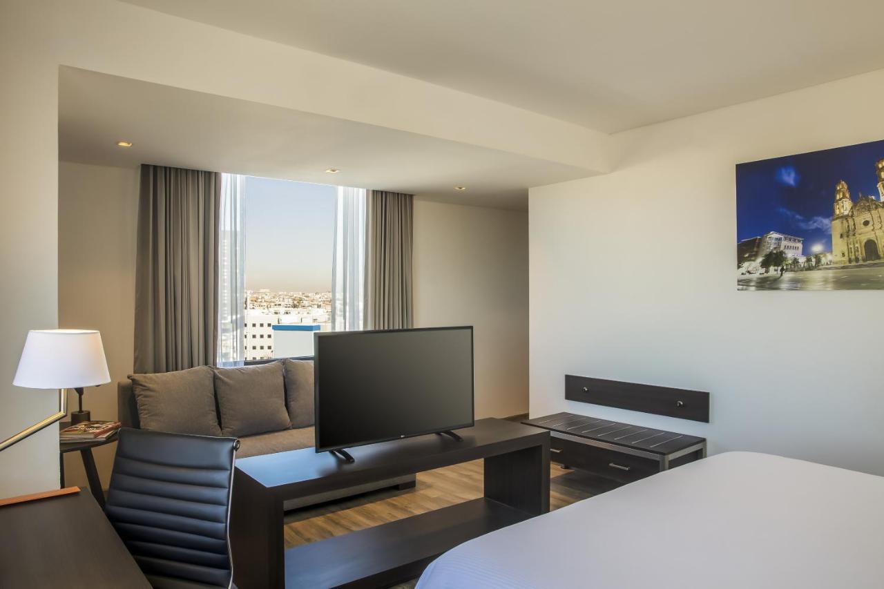 Junior Suite 1 King