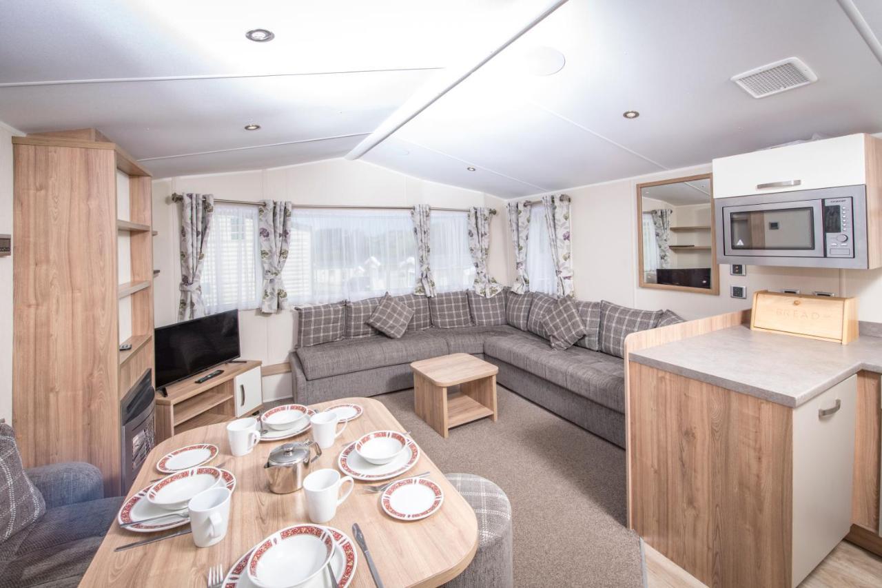 3 Bedroom Silver Caravan