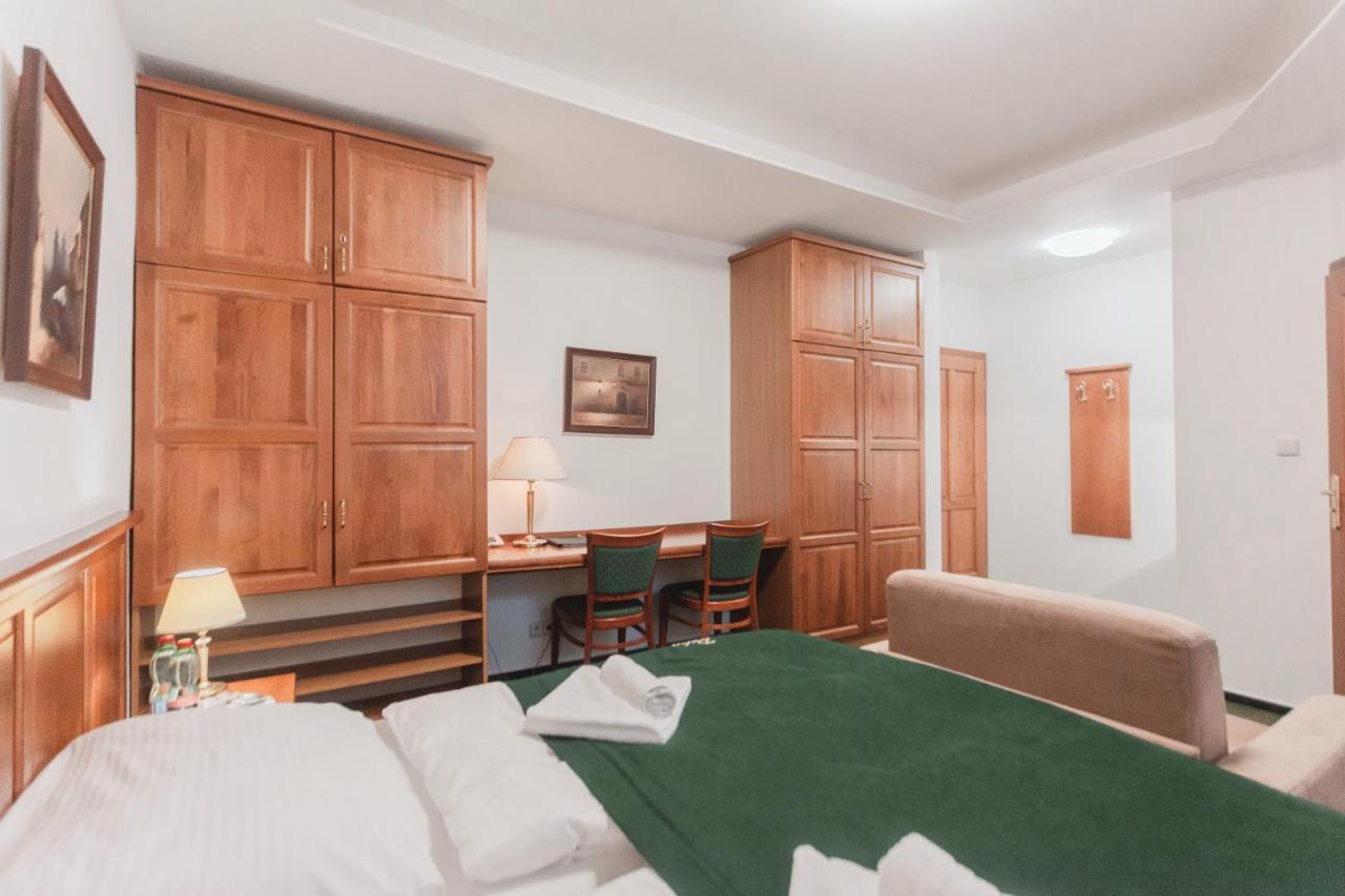 Deluxe Double Room with Extra Bed