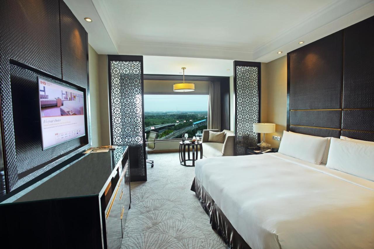 Superior King or Twin Room Bed Type Smoking preference cannot be guaranteed,1386301718:JPEG