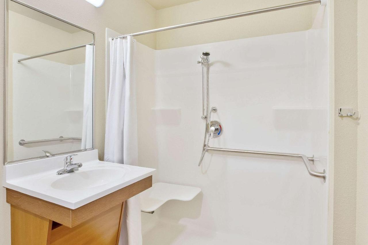 Standard Double Room Roll Shower Disability Access or Non-Smoking