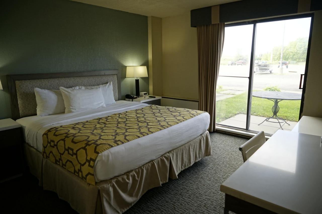 One-Bedroom Superior King Suite - Non-Smoking