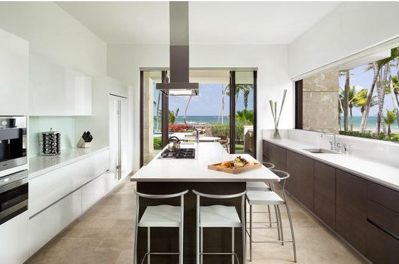 5 bedroom oceanfront villa balcony,1015830805:JPEG