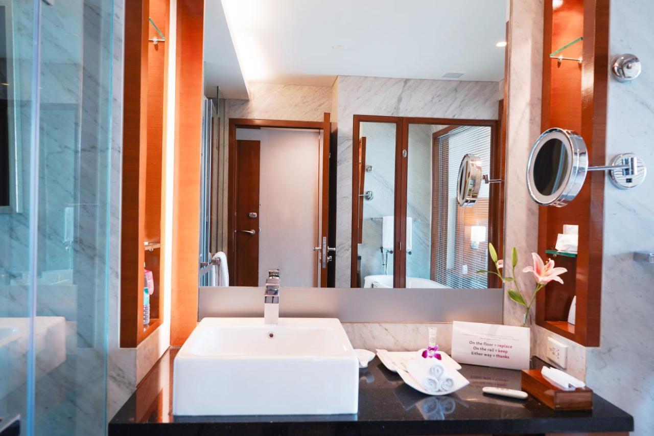 King Room with City View - Smoking