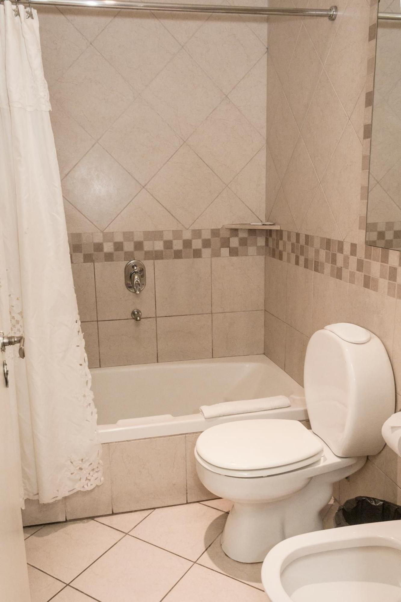 Quarto com 2 Camas de Solteiro