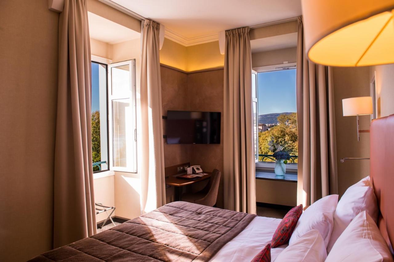 Privilege Queen Room Spa Access Reservation Needed,1017177442:JPEG