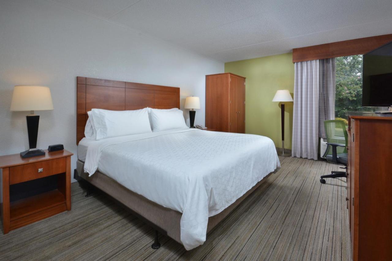 Standard King Room