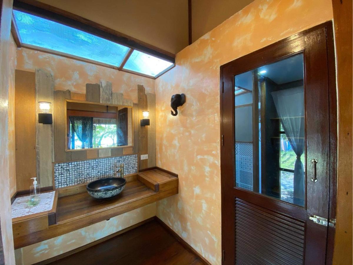 Bungalow with Sea View