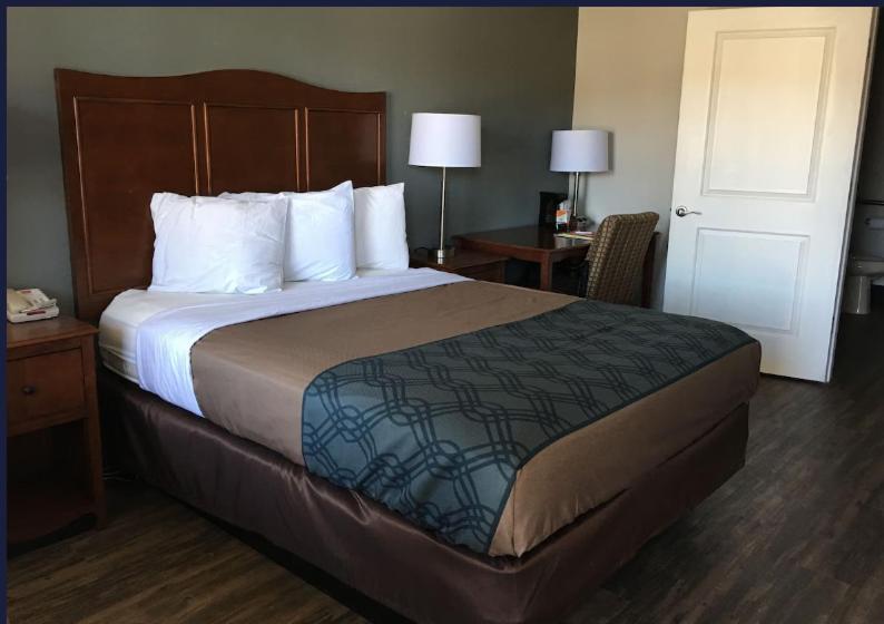 Queen Room with Mobility Access and Bathtub with Grab Bars, Non-Smoking