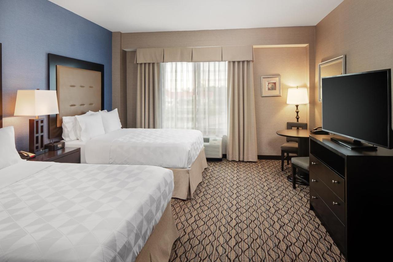 Standard Queen Room with Two Queen Beds - Communications and Mobility Accessible
