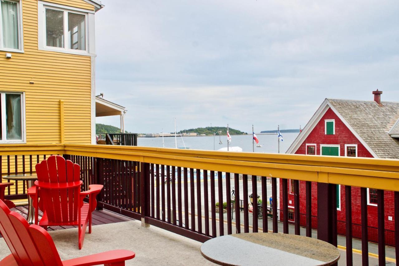 Exclusive Oceanfront King Studio Veranda
