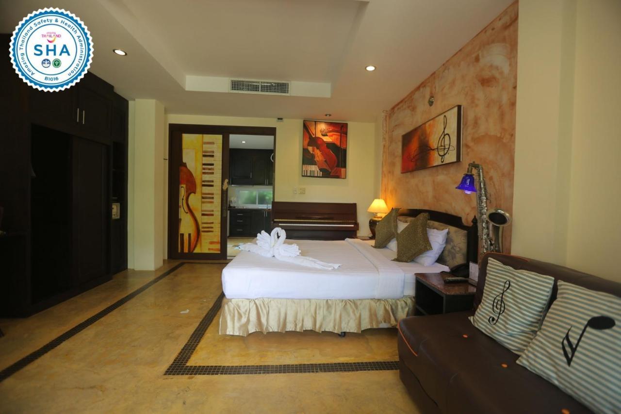 Deluxe Family Room
