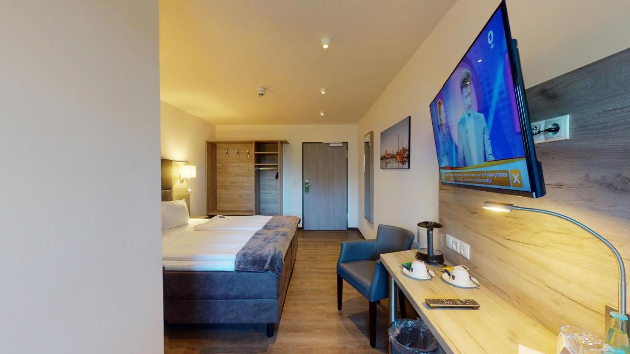 Deluxe Double Room with Balcony,1009887553:JPEG