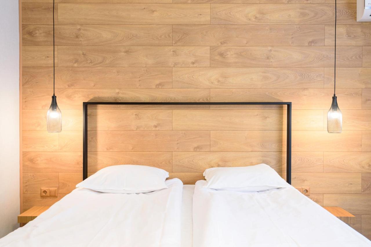 Habitación con cama extragrande.