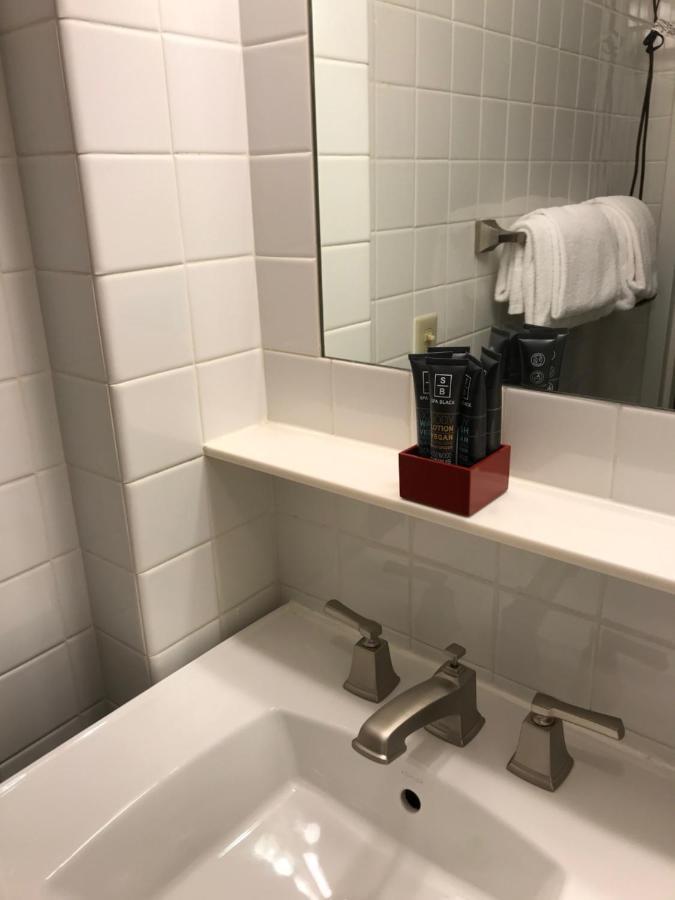 Compact Solo Room