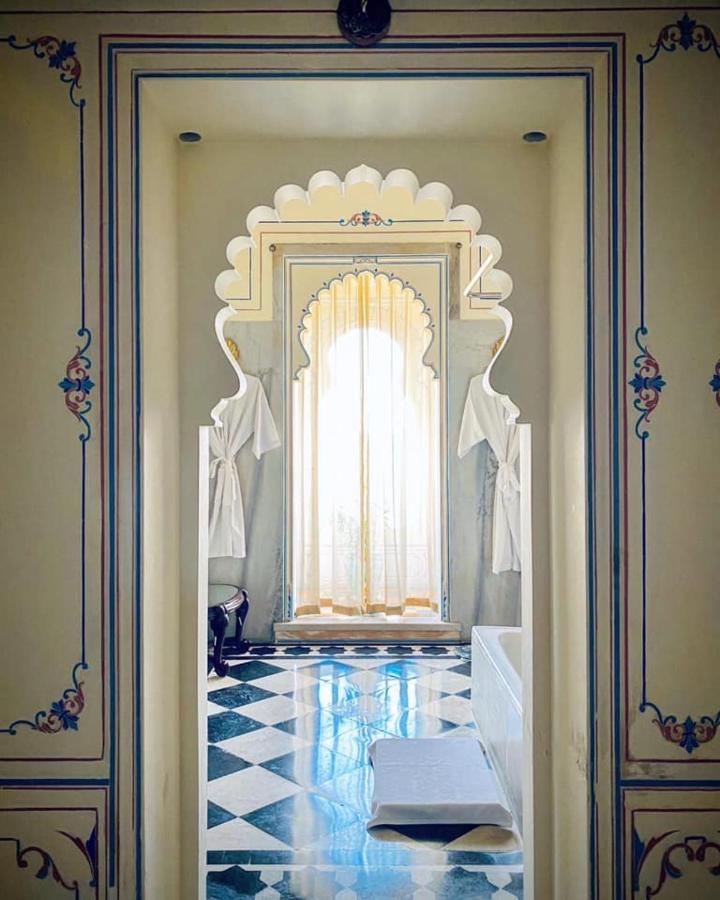 Royal Suite Lake View  with Complimentary Two-way Airport Transfer, 10% off on food & beverages with a Buffet spread, Complimentary Laundry service for upto 2 clothing item