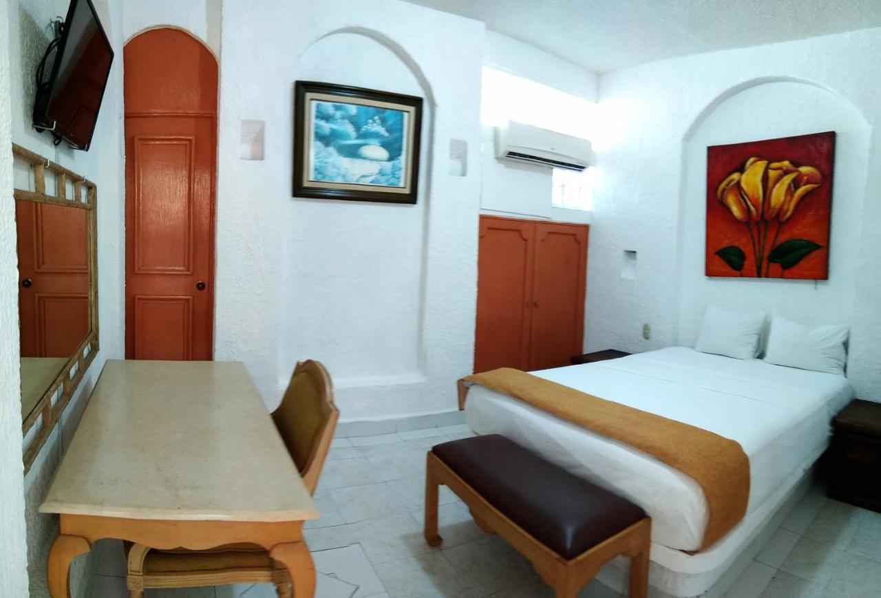 Habitación con cama grande